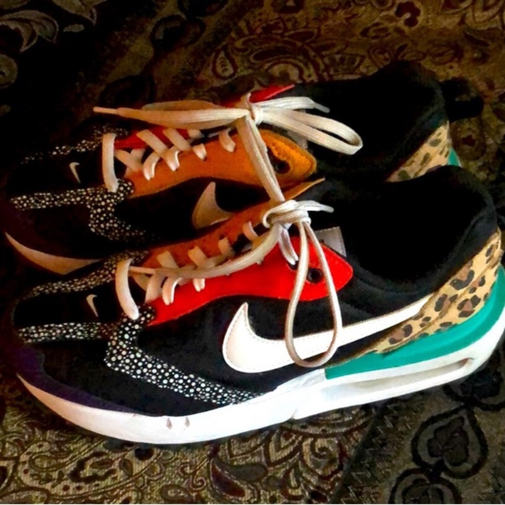 Air max dawn se sneakers size 9